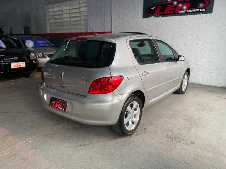 PEUGEOT - 307 - 2011/2010 - Prata - R$ 29.900,00