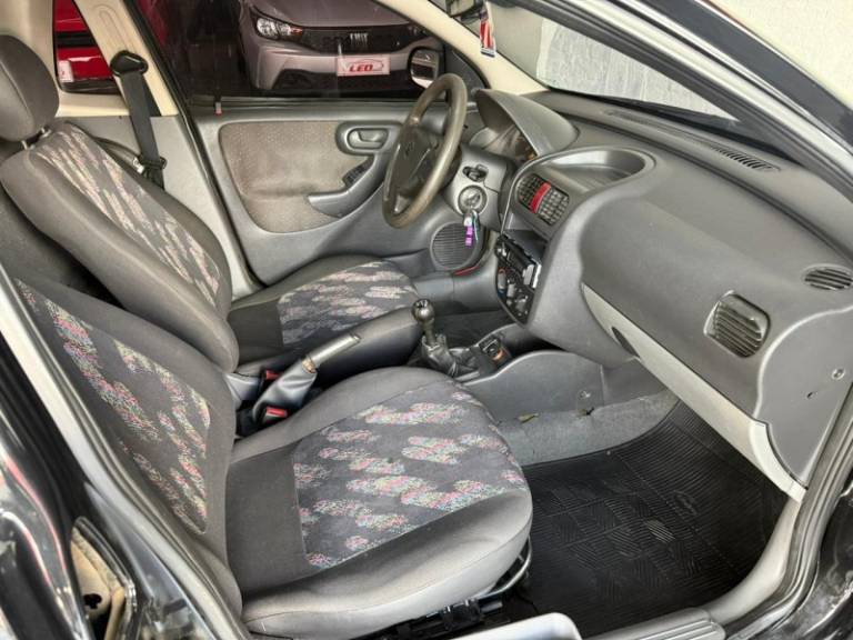 CHEVROLET - MONTANA - 2004/2005 - Preta - R$ 34.900,00