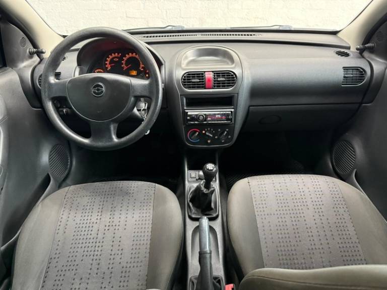 CHEVROLET - CORSA - 2012/2012 - Branca - R$ 31.900,00