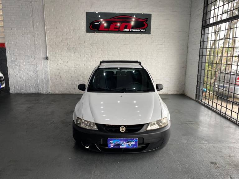 CHEVROLET - CELTA - 2001/2002 - Branca - R$ 17.900,00