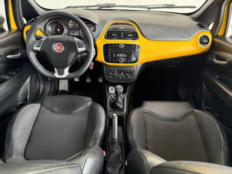 FIAT - PUNTO - 2013/2013 - Amarela - R$ 60.900,00