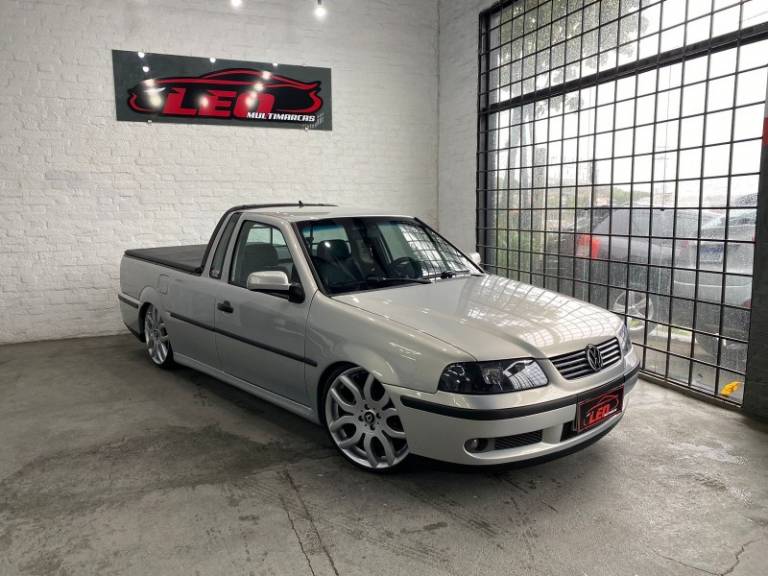 VOLKSWAGEN - SAVEIRO - 2001/2001 - Prata - R$ 32.900,00