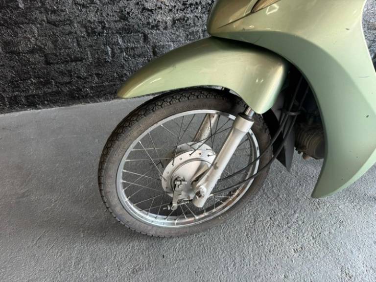 HONDA - BIZ 125 - 2011/2012 - Verde - R$ 8.900,00