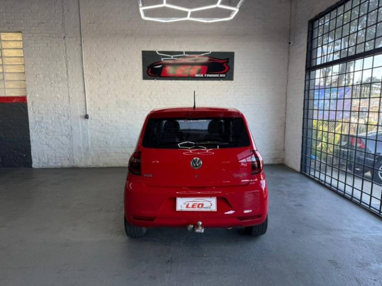 VOLKSWAGEN - FOX - 2013/2014 - Vermelha - R$ 45.900,00