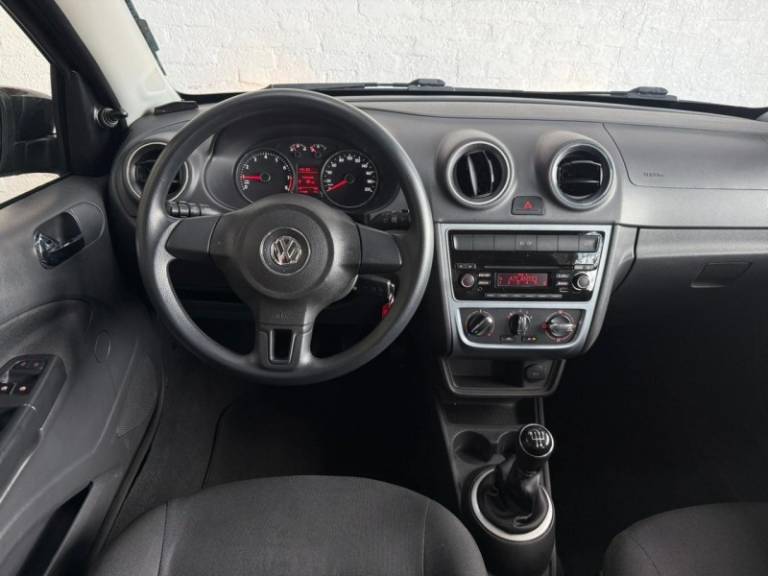 VOLKSWAGEN - GOL - 2015/2016 - Preta - R$ 45.900,00