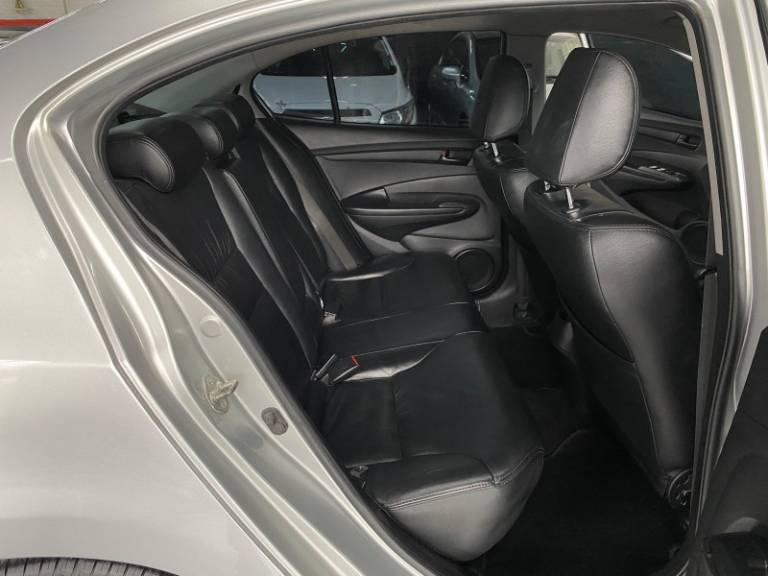 HONDA - CITY - 2013/2014 - Prata - R$ 54.900,00