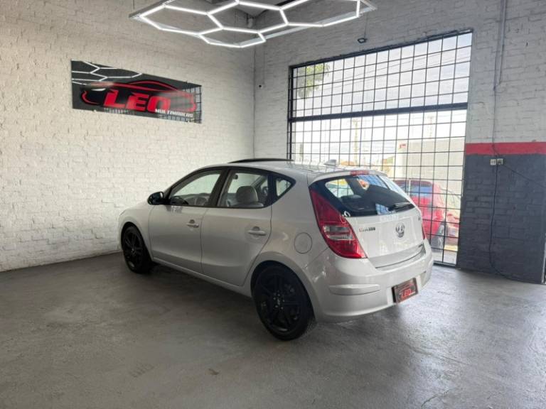 HYUNDAI - I30 - 2012/2012 - Prata - R$ 51.900,00