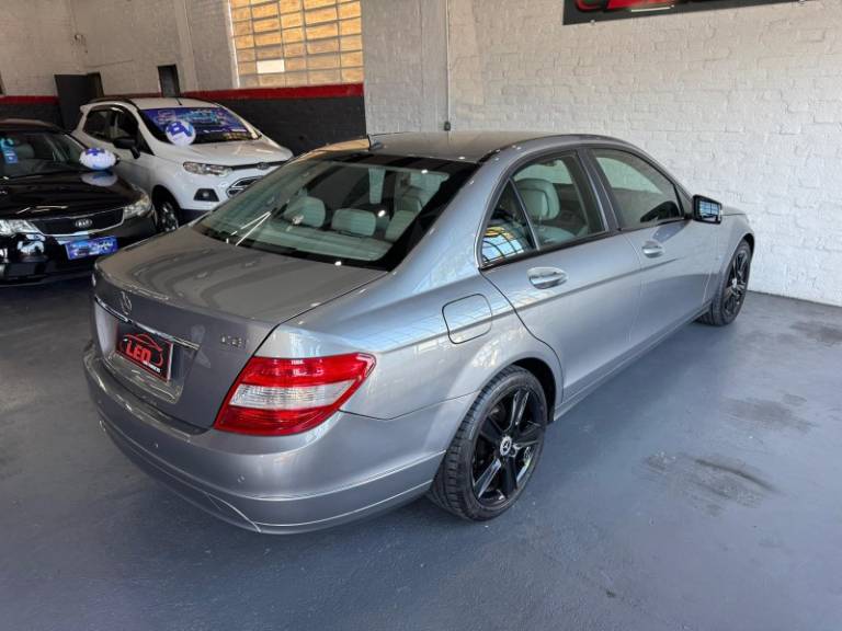 MERCEDES-BENZ - C 180 - 2010/2011 - Cinza - R$ 58.900,00
