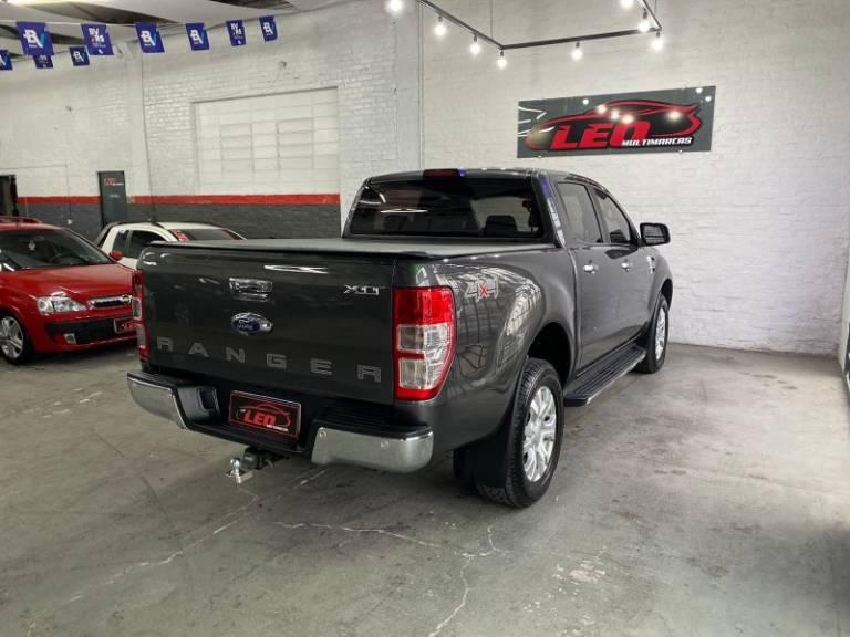 FORD - RANGER - 2019/2019 - Cinza - R$ 151.900,00