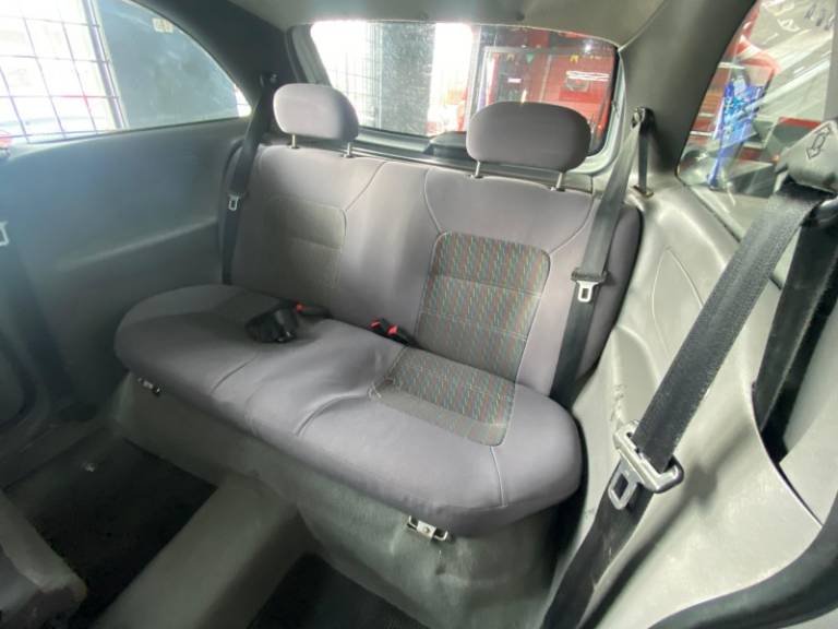 CHEVROLET - CELTA - 2001/2001 - Prata - R$ 15.900,00