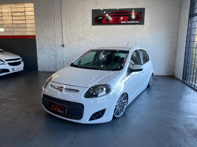 FIAT - PALIO - 2014/2015 - Branca - R$ 42.900,00