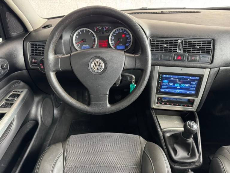 VOLKSWAGEN - GOLF - 2009/2010 - Preta - R$ 39.900,00