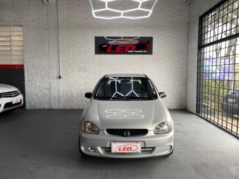 CHEVROLET - CORSA - 2004/2004 - Prata - R$ 20.900,00