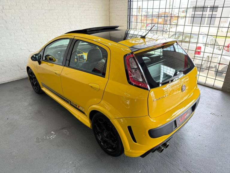 FIAT - PUNTO - 2013/2013 - Amarela - R$ 60.900,00
