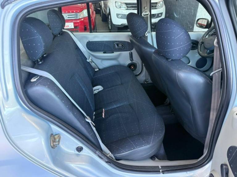 RENAULT - CLIO - 2004/2004 - Prata - R$ 18.900,00