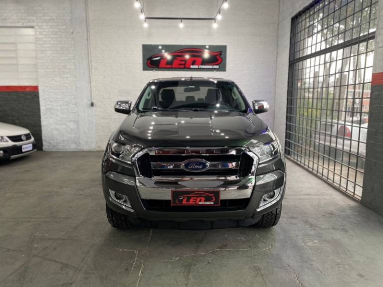 FORD - RANGER - 2019/2019 - Cinza - R$ 151.900,00