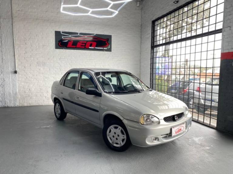 CHEVROLET - CORSA - 2004/2004 - Prata - R$ 20.900,00