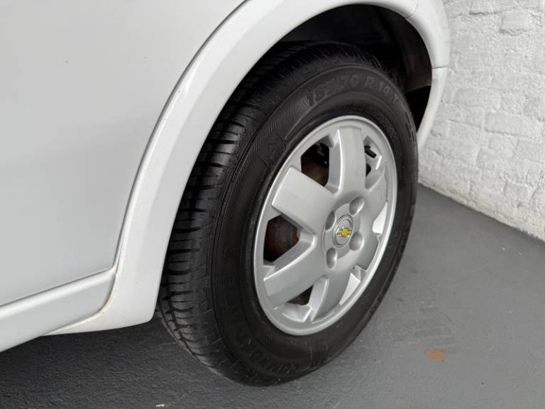 CHEVROLET - CORSA - 2012/2012 - Branca - R$ 31.900,00