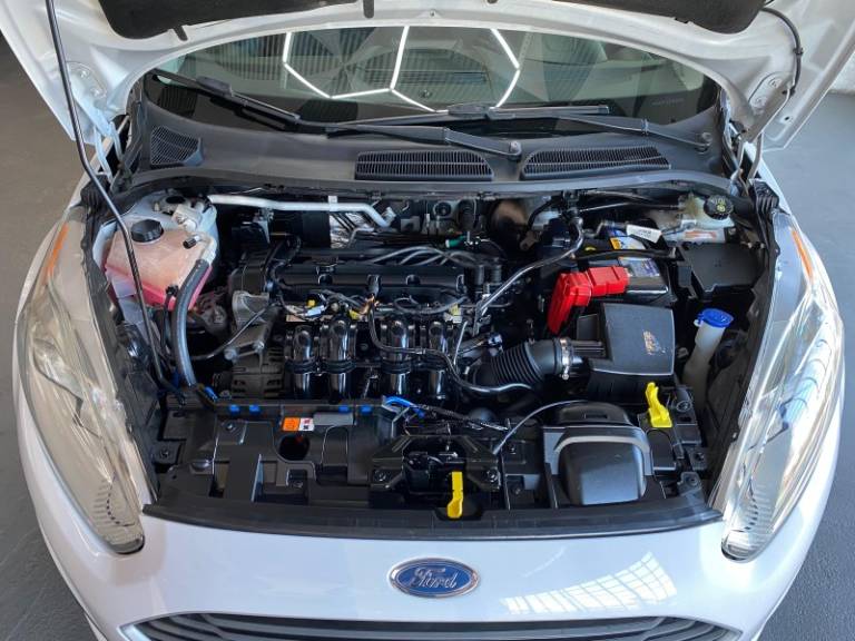 FORD - FIESTA - 2014/2014 - Branca - R$ 43.900,00