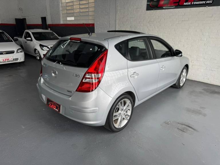 HYUNDAI - I30 - 2010/2010 - Prata - R$ 49.900,00
