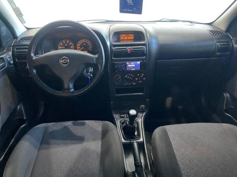 CHEVROLET - ASTRA - 2005/2005 - Prata - R$ 29.900,00