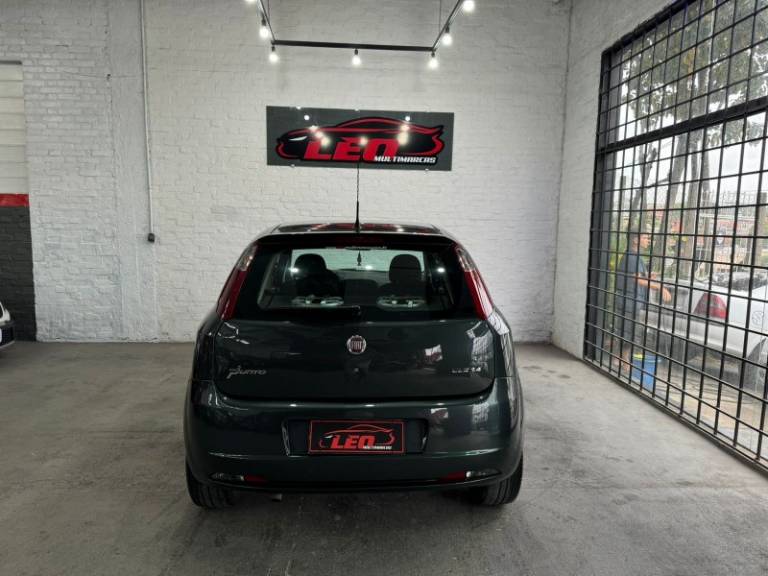 FIAT - PUNTO - 2010/2010 - Cinza - R$ 32.900,00