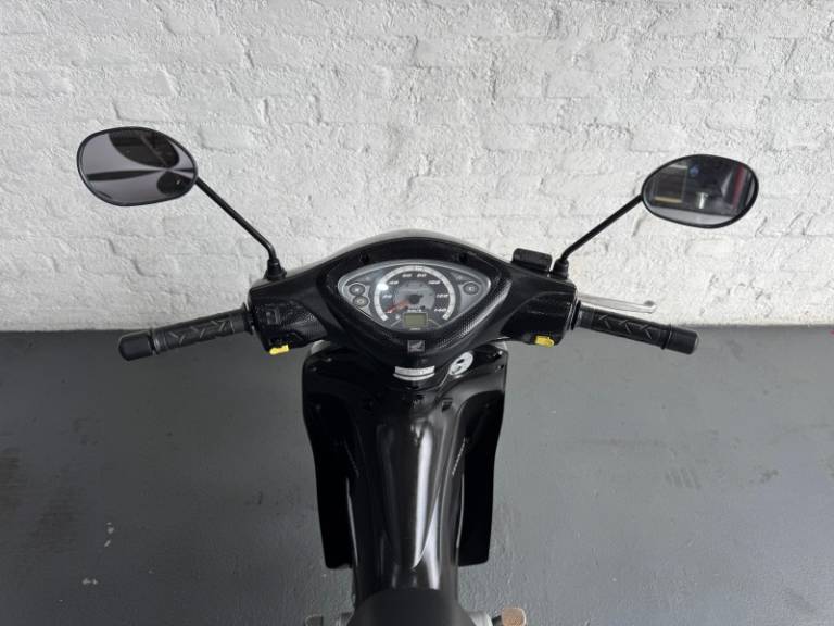 HONDA - BIZ 125 - 2009/2009 - Cinza - R$ 9.900,00