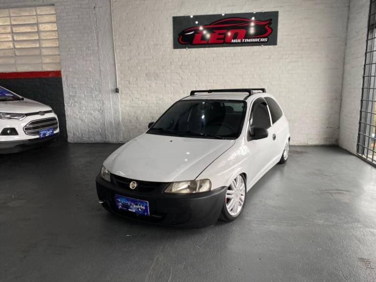 CHEVROLET - CELTA - 2001/2002 - Branca - R$ 17.900,00