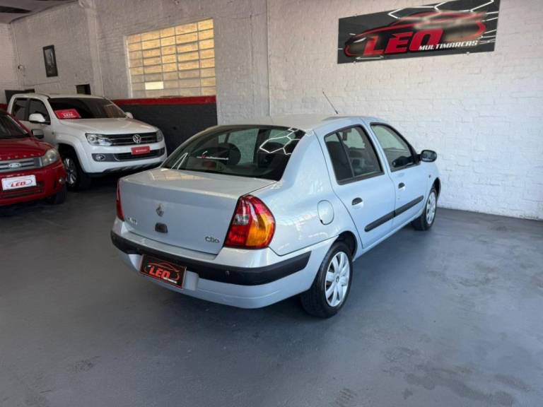 RENAULT - CLIO - 2004/2004 - Prata - R$ 18.900,00
