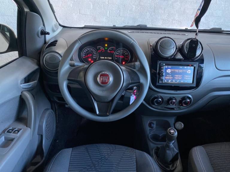 FIAT - PALIO - 2014/2015 - Branca - R$ 42.900,00