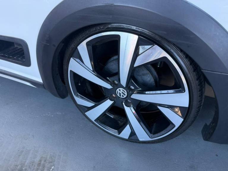 VOLKSWAGEN - SAVEIRO - 2014/2014 - Branca - R$ 69.900,00