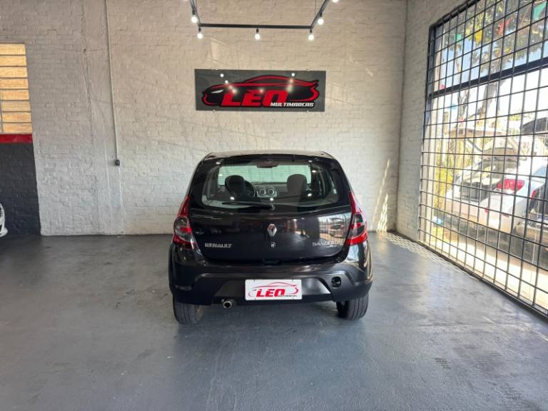 RENAULT - SANDERO - 2009/2010 - Preta - R$ 26.900,00