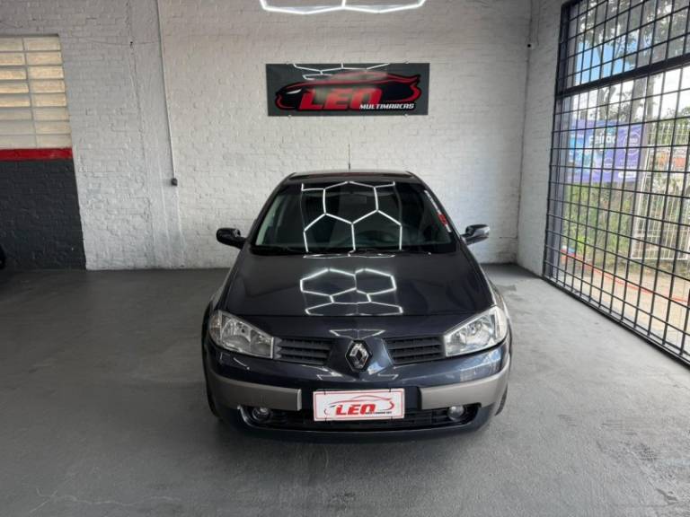 RENAULT - MÉGANE - 2007/2007 - Cinza - R$ 23.900,00