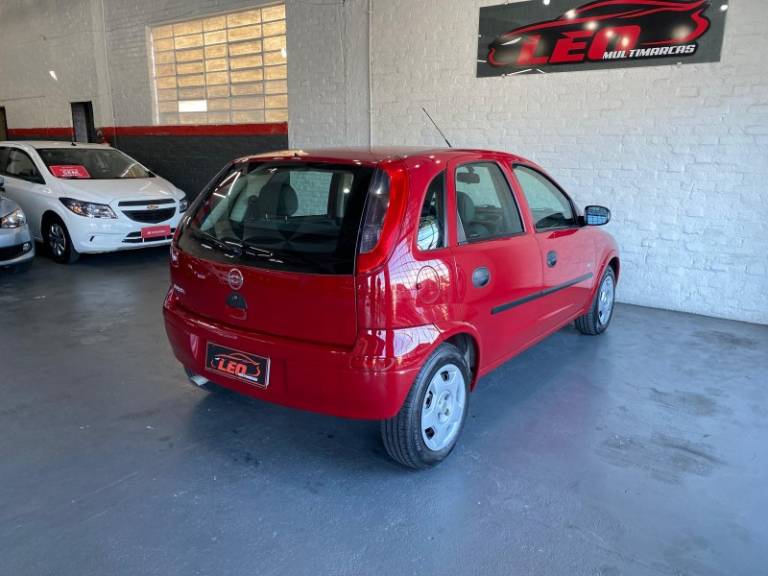 CHEVROLET - CORSA - 2006/2007 - Vermelha - R$ 27.900,00