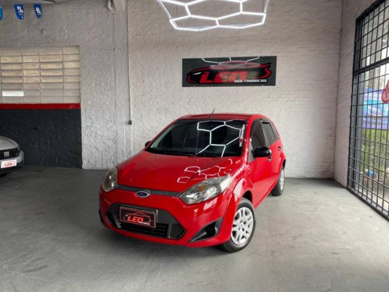 FORD - FIESTA - 2011/2012 - Vermelha - R$ 31.900,00
