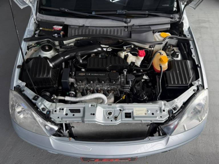 CHEVROLET - CORSA - 2009/2009 - Prata - R$ 33.900,00