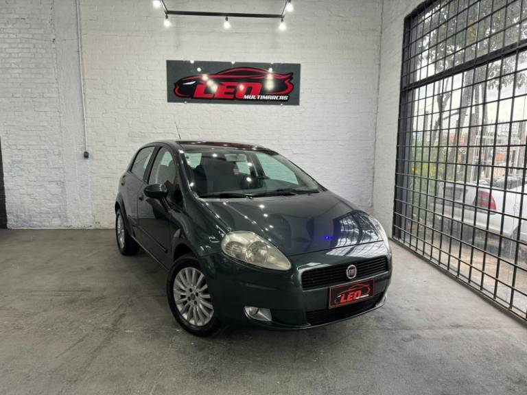 FIAT - PUNTO - 2010/2010 - Cinza - R$ 32.900,00