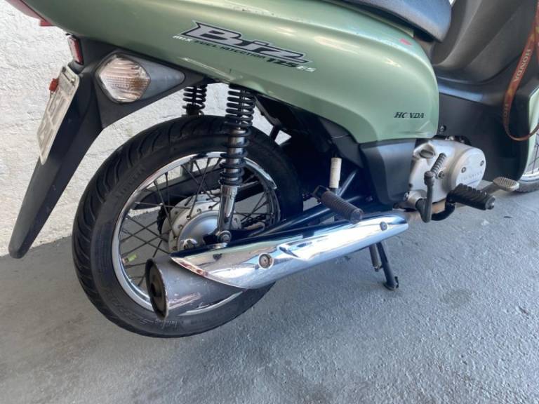 HONDA - BIZ 125 - 2011/2012 - Verde - R$ 10.000,00
